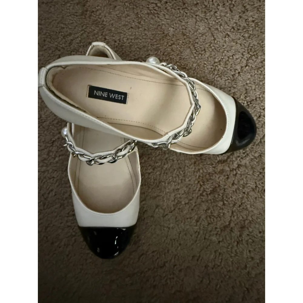 Women's Nine West Platy Flats Size 7 White/Black